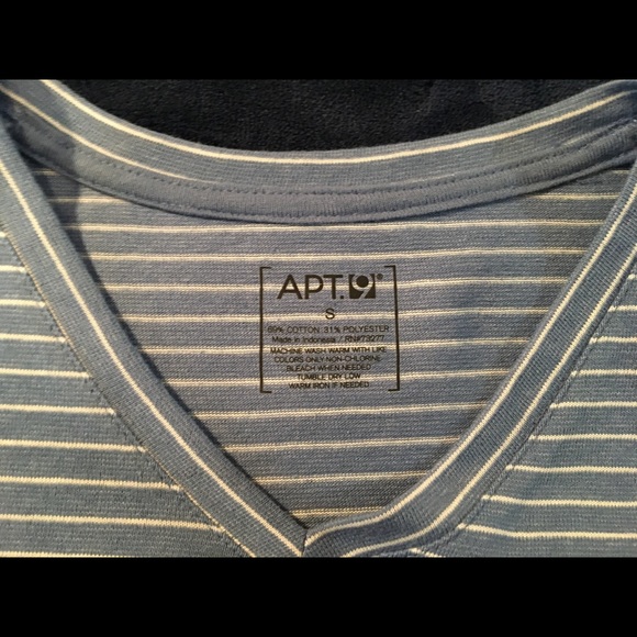 NEW Striped Apt 9 vneck t-shirt - S - Picture 2 of 3